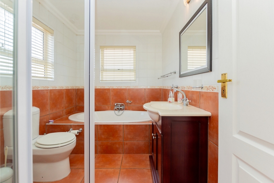 5 Bedroom Property for Sale in Waterfront Western Cape